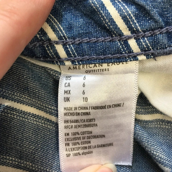 American Eagle Striped Paperbag Denim Shorts Size 6 - Picture 4 of 9